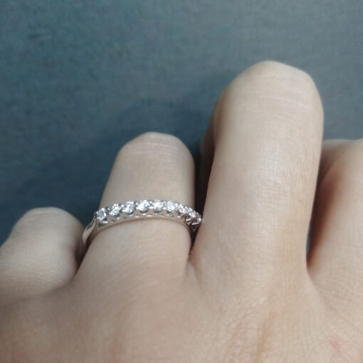 Δαχτυλίδι σειρέ λευκόχρυσο με διαμάντια Κ18 – RNB1033