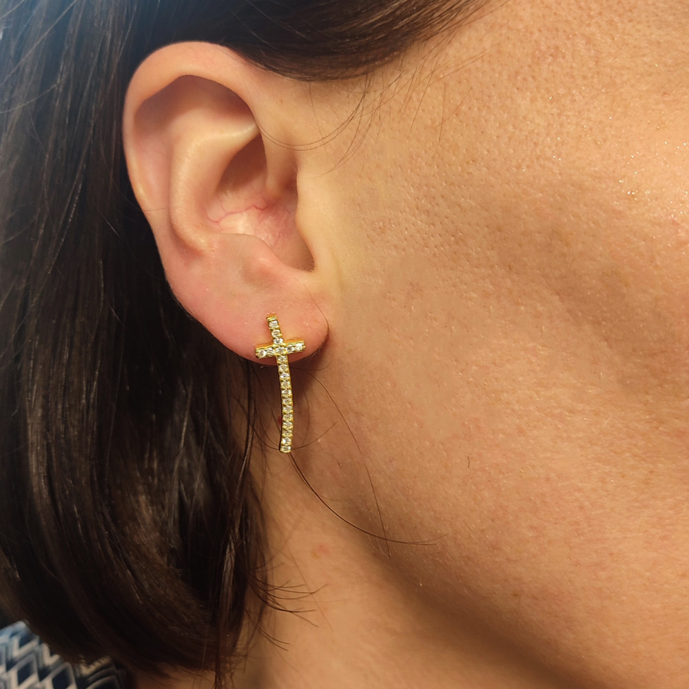 Silver Point ασημένια επιχρυσωμένα σκουλαρίκια 925 κρεμαστά σταυροί με λευκά ζιργκόν – ER76363