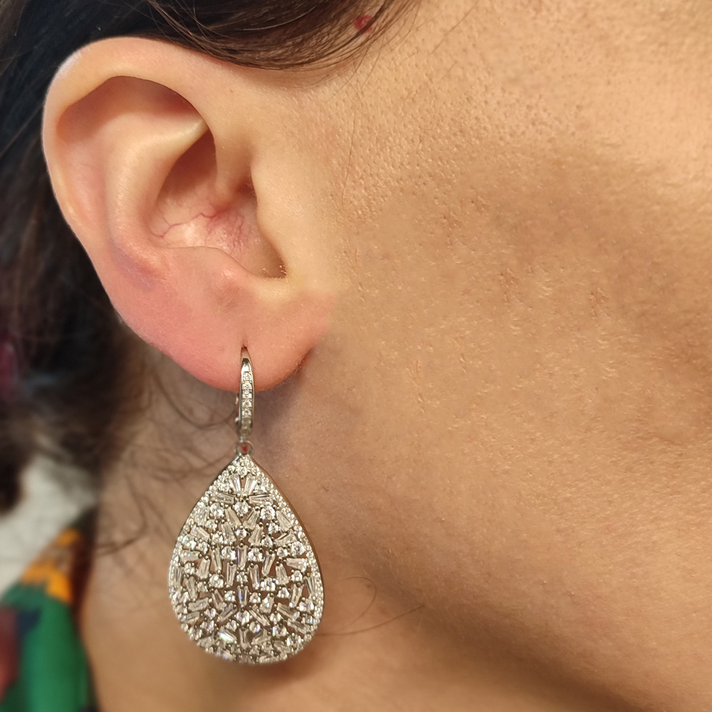 Silver Point ασημένια σκουλαρίκια 925 κρεμαστά πετράτα με λευκά ζιργκόν και παγιέτες - ER76145