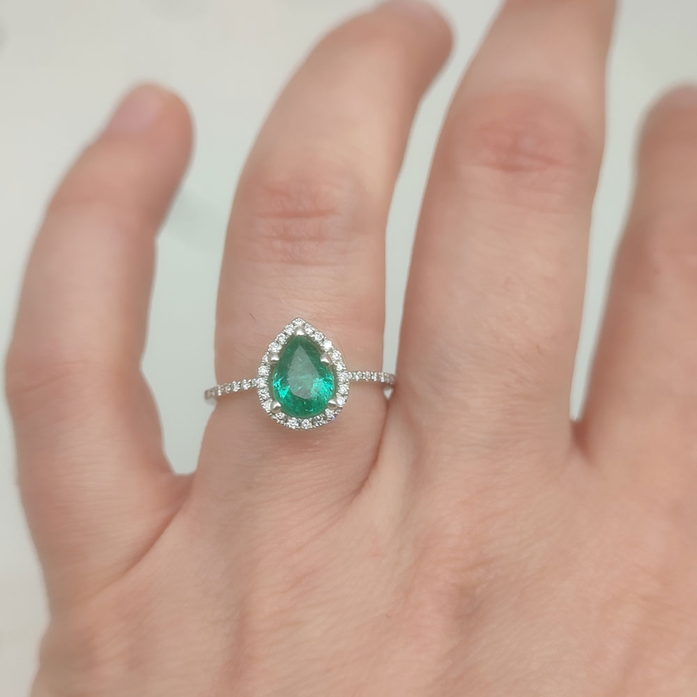 Δαχτυλίδι ροζέτα με διαμάντι Emerald λευκόχρυσο Κ18 – RNB1150