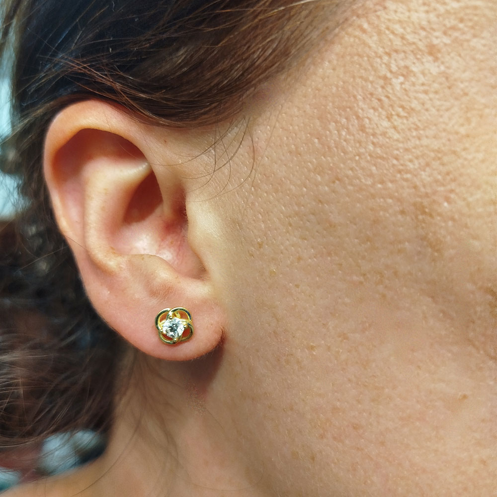 Σκουλαρίκια καρφωτά μονόπετρα με λευκά ζιργκόν χρυσά 9Κ – SK946